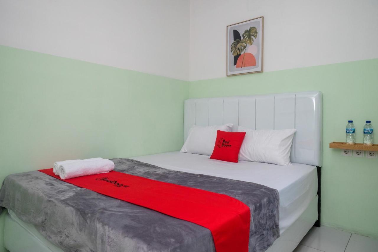 Reddoorz Near Tugu Kartasura Hotel Sukoharjo Екстериор снимка